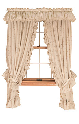 白色背景上带有窗帘的窗口的剪切路径图片下载