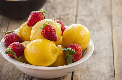柠檬和草莓图片下载