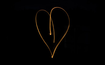 轻画一颗心图片下载