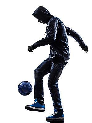 年轻人足球花式运动员剪影图片下载