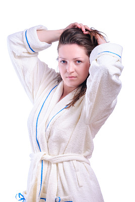 穿浴袍的女孩图片下载
