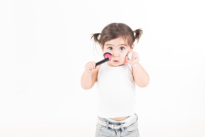 公主与化妆刷和设备图片下载