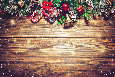 圣诞节背景用冷杉树和装饰图片下载