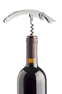 酒瓶上的开瓶器图片下载