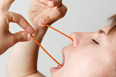 导管鼻腔冲洗。图片下载