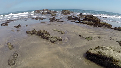 航拍图片在智利的一个冲浪海滩图片下载