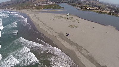 航拍图片在智利的一个冲浪海滩图片下载