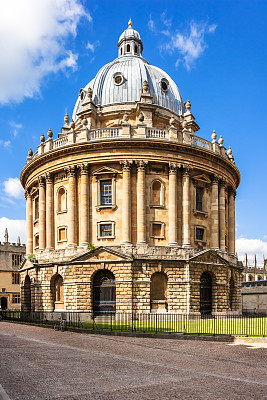 拉德克里夫图书馆是牛津大学的一座建筑。英国牛津郡图片下载