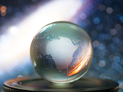 摘要透明的世界图片下载