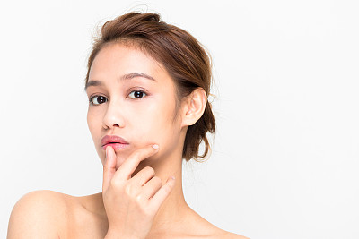 一半拉丁和一半亚洲的美丽女孩，美丽和化妆品的形象素材图片