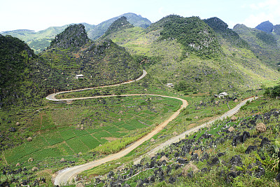 老垭口街上山到越南东北部图片下载