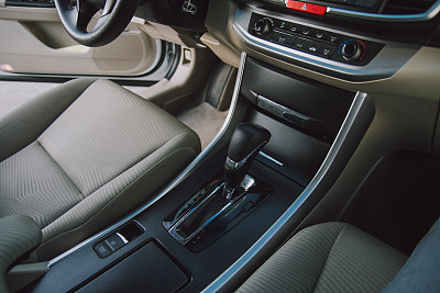 汽车内饰和自动变速器图片下载