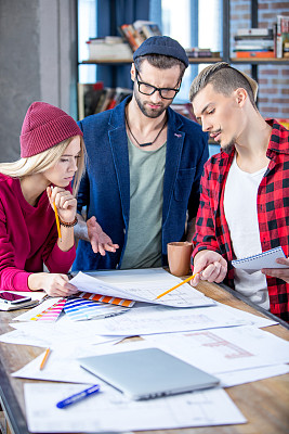 参与项目的设计师图片下载