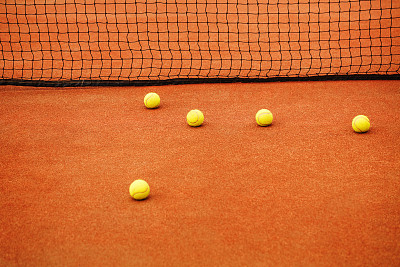 网球场上的球背景图片下载