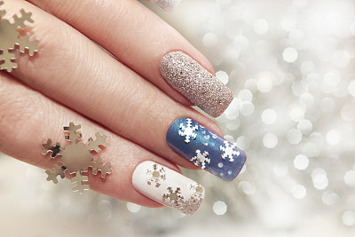 雪修指甲。图片下载