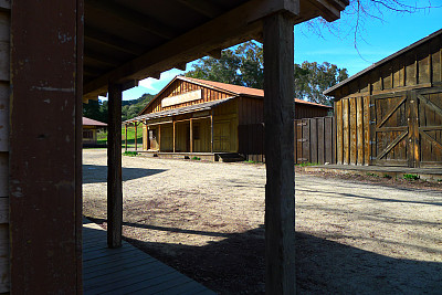 西方的街图片下载