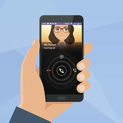 通过智能手机上的移动应用程序接听电话。手举行图片下载