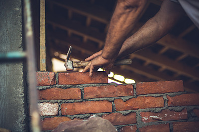 泥瓦匠盖新房，泥瓦匠在干活图片下载