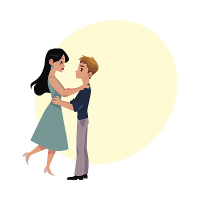 拥抱情侣，男人抱着女人的腰，侧视图肖像图片下载