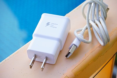 手机充电线素材图片