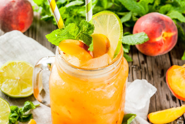 桃子奶昔，果汁或柠檬水图片下载