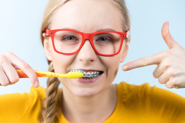 儿童刷牙图片素材ID：171337636