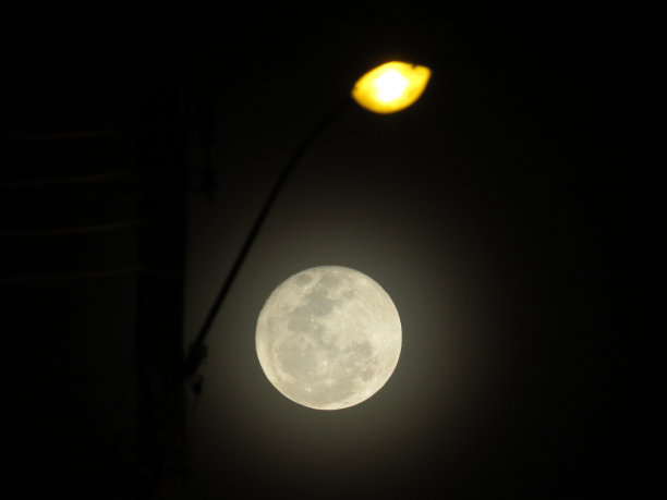 月亮和邮政图片下载