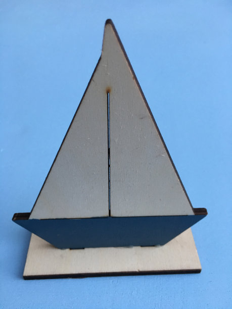 DIY帆船在蓝色背景上图片下载