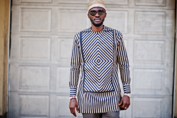 肖像时尚的黑人非洲裔美国人的帽子和太阳镜。图片下载