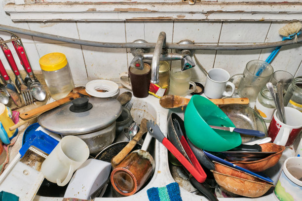 脏乱的厨房图片下载