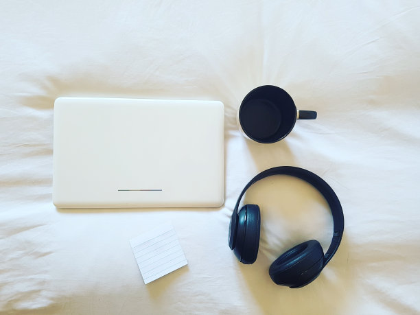 在家放松。今天早上只有音乐和咖啡图片下载