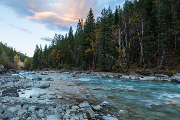 日落时分的托比溪图片下载