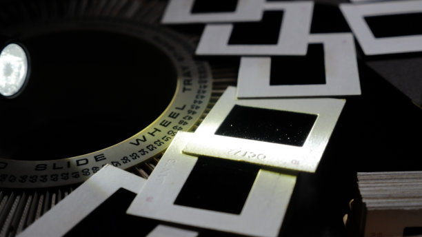 照片幻灯片保存在幻灯片托盘中图片下载