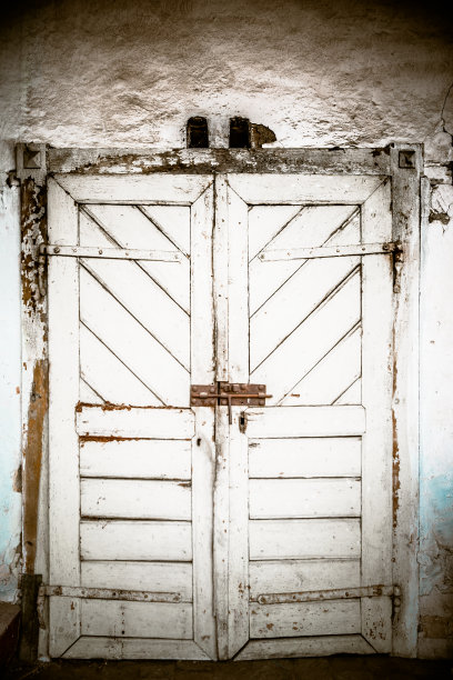 白色的门图片下载