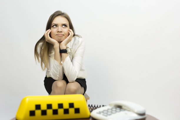 出租车女调度员等有关出租车话题的资料。图片下载