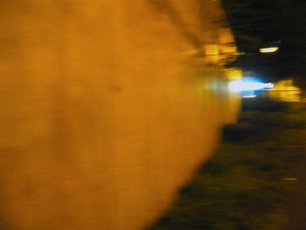 trèsloindeTOI图片下载