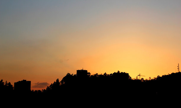 日落与建筑物图片下载