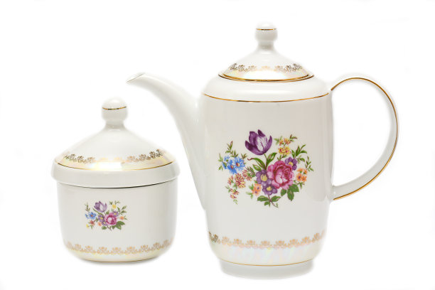 白色背景的茶杯、茶碟、茶具图片下载