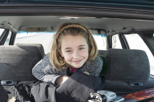 年轻的旅行者图片下载