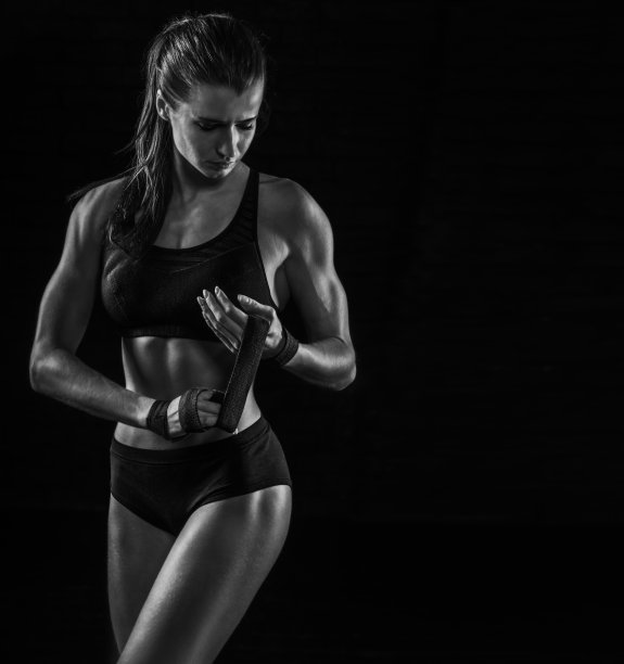 运动的年轻女子图片下载