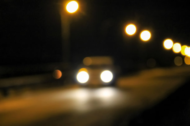 夜景模糊了车灯图片下载