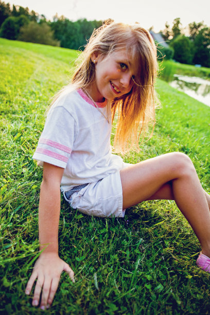 少女户外肖像图片下载