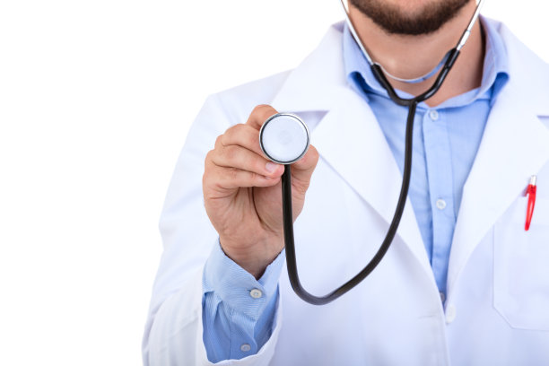 医生手里拿着听诊器图片下载