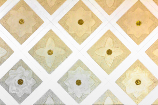 有菱形和花装饰的墙图片下载