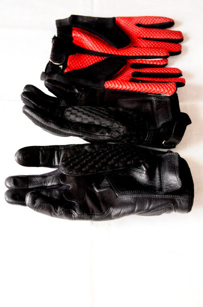 越野手套，两种不同的防护手套图片下载