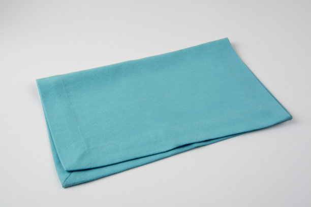 有圆点的粉色餐巾图片下载