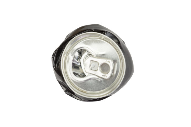 一个黑色的金属可以在白色的背景上切割出来图片下载