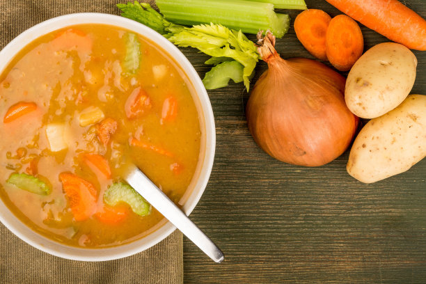 一碗自制蔬菜汤图片下载