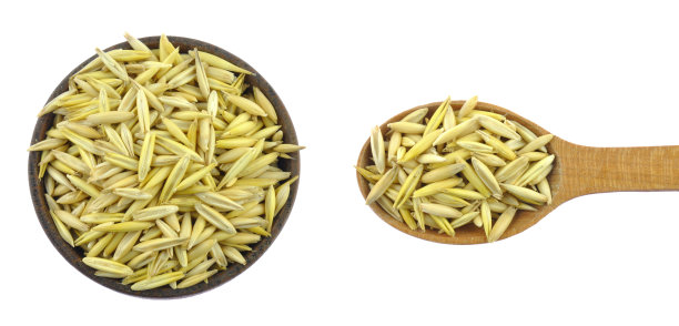 木勺里的燕麦粒图片下载