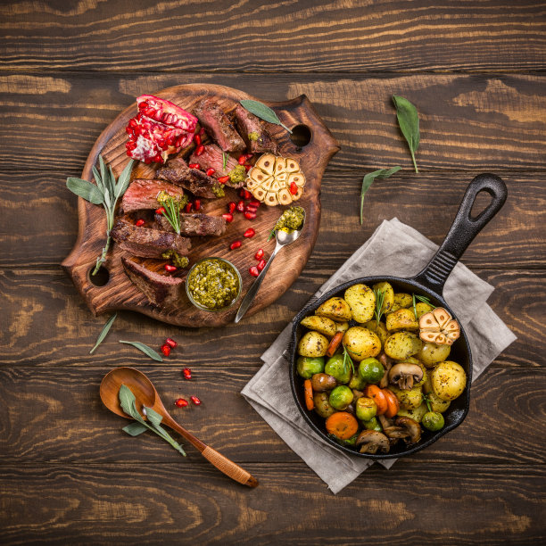 肉排配绿香蒜酱图片下载